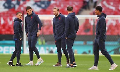 Οι ενδεκάδες στο Αγγλία-Δανία