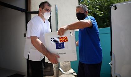 Η Ελλάδα έστειλε στη Βόρεια Μακεδονία 100.000 εμβόλια της AstraZeneca