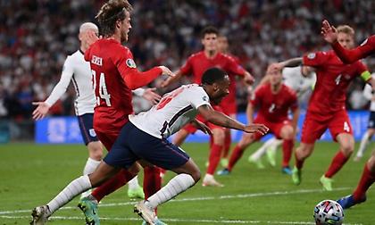 Ο VARίστας του Αγγλία-Δανία ορίστηκε στον τελικό του Euro!