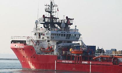 Ιταλία: «Πράσινο» στο Ocean Viking να αποβιβάσει στη Σικελία τους 572 μετανάστες
