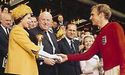 Μήνυμα από τη Βασίλισσα Ελισάβετ στον Σάουθγκεϊτ: «Είχα την τύχη να είμαι εκεί το 1966...»