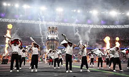 Φαντασμαγορικές εικόνες από την τελετή έναρξης στο «Γουέμπλεϊ»