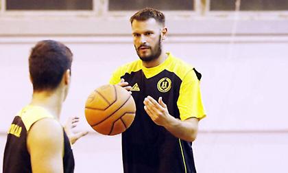 Ακάθεκτος στα 40 του ο Φώτσης, συνεχίζει στον Ηλυσιακό!