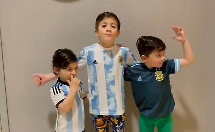 Μέσι: Τα παιδιά του τραγουδούν Vamos Argentina