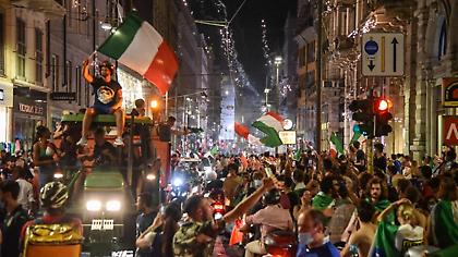 Τρέλα στην Ιταλία: «Η Ευρώπη είμαστε εμείς»!