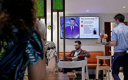 «Πάγωσε» ο ιστότοπος του εμβολιασμού λόγω της μεγάλης ζήτησης μετά το διάγγελμα Μακρόν