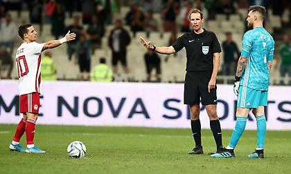 Ο Ολυμπιακός και με λιγότερα, στην Αγγλία προτιμάει να δίνει τους παίκτες του!