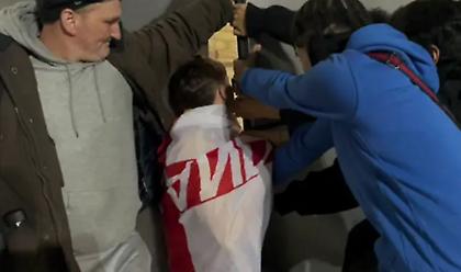 Τύπος παρουσίασε σε βίντεο πώς μπήκε χωρίς εισιτήριο στο «Γουέμπλεϊ»