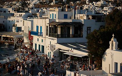Νέα μέτρα στη Μύκονο: Απαγόρευση κυκλοφορίας τη νύχτα - Μουσική τέλος στα καταστήματα
