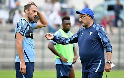 Φοβερός Σάρι: Τα έβαλε με οπαδούς που έβριζαν παίκτη της Λάτσιο