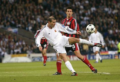 Το κουίζ της ημέρας: Θυμήσου την καλύτερη ενδεκάδα στον κόσμο τη σεζόν 2001-02!