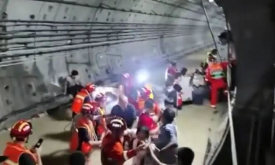 Κίνα: 12 νεκροί από πλημμύρα στο μετρό
