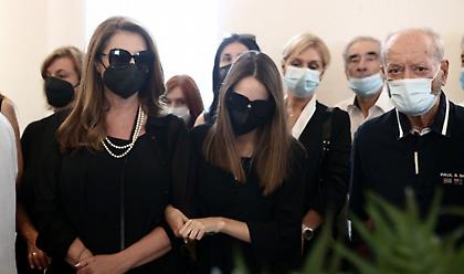 Το τελευταίο «αντίο» στον Τόλη Βοσκόπουλο