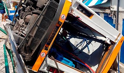 Ιταλία: Ένας νεκρός και 28 τραυματίες από πτώση λεωφορείου σε χαράδρα στο νησί Κάπρι