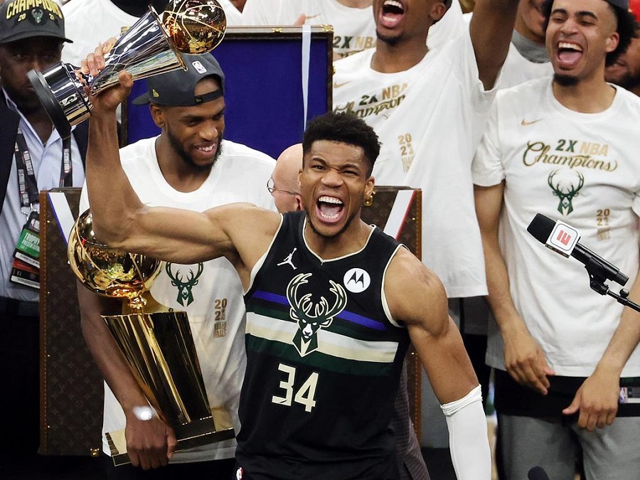 Giannis: Οι haters ψάχνουν τρύπα να κρυφτούν!