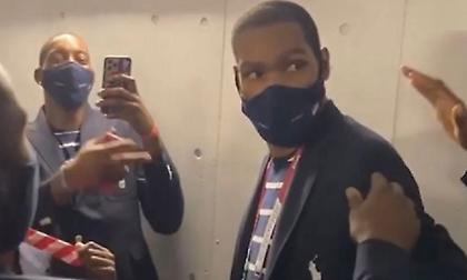 Σαστισμένος Ντουράντ: Του τραγούδησαν το «Happy Birthday» δύο μήνες πριν τα γενέθλιά του!