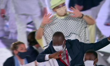 Η πρωτότυπη είσοδος του Μαλάουι στην τελετή έναρξης