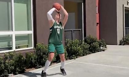 Ο μίμος του ΝΒΑ έκανε φοβερά τον Μπρουκ Λόπεζ