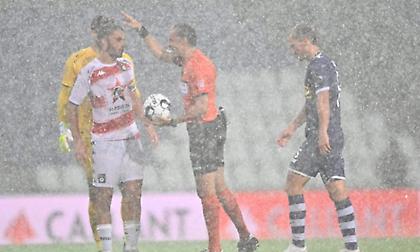 Διεκόπη το παιχνίδι Μπίρσοτ-Σερκλ Μπριζ λόγω έντονης κακοκαιρίας - Βασικός ο Κωνσταντόπουλος