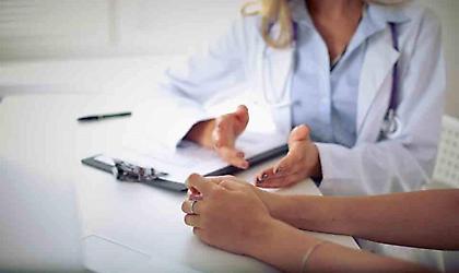 10 ευρώ σε γιατρούς και φαρμακοποιούς για κάθε εμβολιασμό