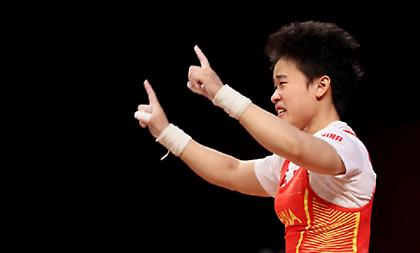 Χρυσό μετάλλιο με τρία Ολυμπιακά ρεκόρ στην άρση βαρών με το «καλημέρα»