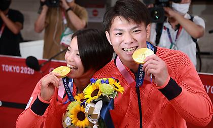 Δύο αδέρφια  πήραν χρυσό μετάλλιο με απόσταση λίγης ώρας και έγραψαν ιστορία!