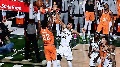 Η τάπα του Γιάννη στον Έιτον κορυφαία φάση των playoffs