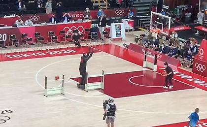 Τρολάρουν τον Γιάννη με τα ρομπότ που σουτάρουν στο Τόκιο