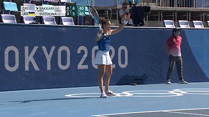 Έξαλλη η Σάκκαρη με την επόπτρια