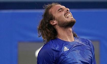 Τσιτσιπάς: Τραυματίστηκε αλλά συνεχίζει κόντρα στον Ουμπέρ