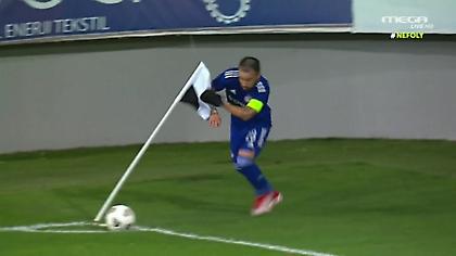 Το σημαιάκι δεν… άφησε τον Βαλμπουενά να εκτελέσει το κόρνερ!