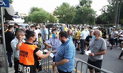 Τα υγειονομικά μέτρα έξω από το «Κλεάνθης Βικελίδης»