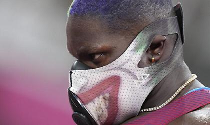 Η Σόντερς προκρίθηκε στον τελικό της σφαιροβολίας ως Joker