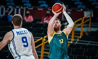 Νοκ άουτ ο Μπέινς γιατί γλίστρησε στο μπάνιο και χτύπησε τον λαιμό του!