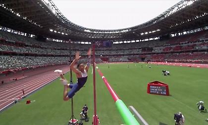 «Πέταξε» και... προκρίθηκε στον τελικό του επί κοντώ ο Καραλής!