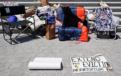ΗΠΑ: Τέλος η προστασία από εξώσεις λόγω πανδημίας - Εκατομμύρια Αμερικανοί κινδυνεύουν να μείνουν άσ