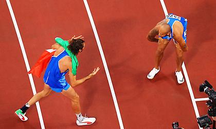 Η αγκαλιά των «χρυσών» Ιταλών Ταμπέρι και Τζέικομπς (pics)