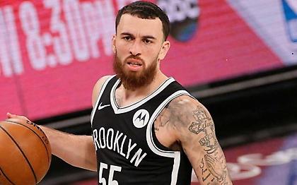 Μάικ Τζέιμς: Ελεύθερος από τους Νετς