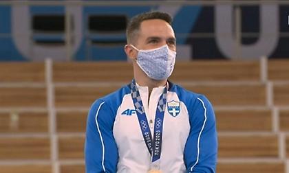 Συνεχάρη τον Πετρούνια η Κομανέτσι - «Τιμή μου», η απάντησή του