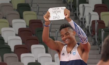 Η ξεχωριστή αφιέρωση του Εμμανουήλ Καραλή στους γονείς του!