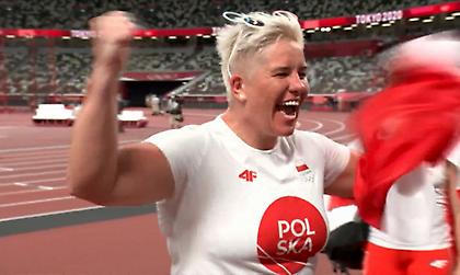 Πανηγύρισε με την ψυχή της η Βλόνταρτσικ το 3ο σερί χρυσό στους Ολυμπιακούς Αγώνες