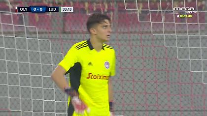 Τεράστια απόκρουση του Τζολάκη σε τετ α τετ