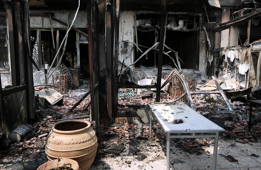 Βαρυμπόμπη, η επόμενη μέρα: Εικόνες απόλυτης καταστροφής
