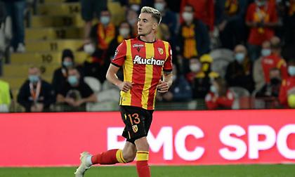 Κλεμάν Μισλέν: Ο επιθετικογενής μπακ που δεν μασάει ούτε από τον... Καβάνι