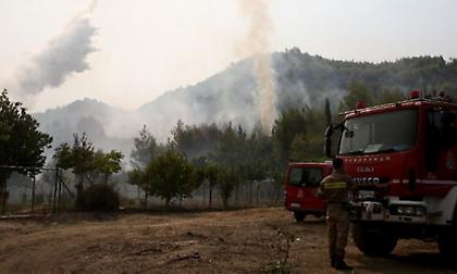 Σε πύρινο κλοιό η Αρχαία Ολυμπία: Νέα εντολή εκκένωσης για τη Φρίξα- 4 τραυματίες