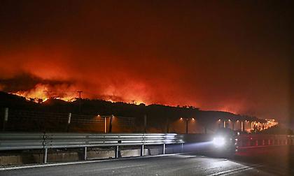 Πυρκαγιά στη βόρεια Αττική: Απεγκλωβίστηκαν 373 άτομα – 130 κλήσεις για βοήθεια