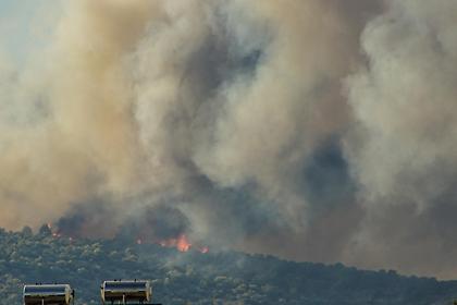 Νέα φωτιά στο Ποικίλο Όρος - Ορατή από την Πετρούπολη