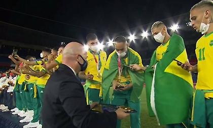 Ριτσάρλισον σε Ινφαντίνο: «Τα λέμε στο Κατάρ, καράφλα»