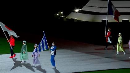 Η είσοδος του σημαιοφόρου Φουντούλη στην τελετή λήξης