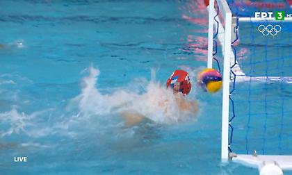 Απίθανη φάση με το σκορ να γίνεται 2-2 από 1-3!